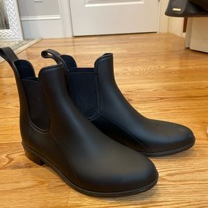 Women’s Black Ankle Rain Chelsea Boots